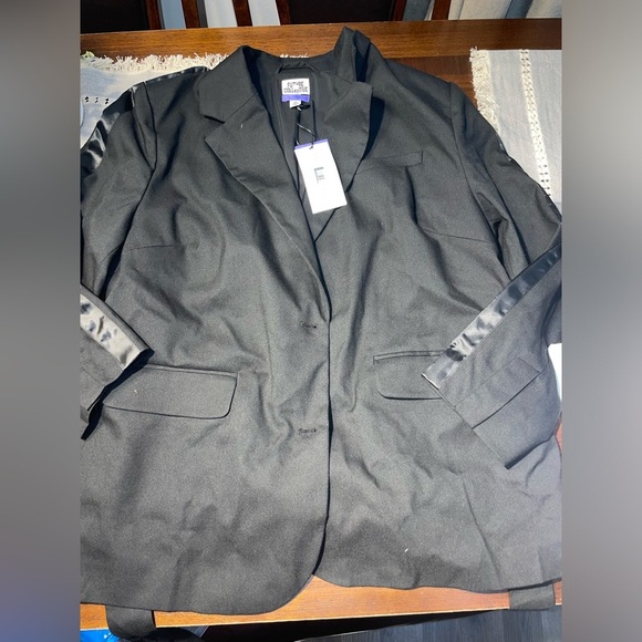 New size 1x woman’s black blazer - Picture 1 of 2